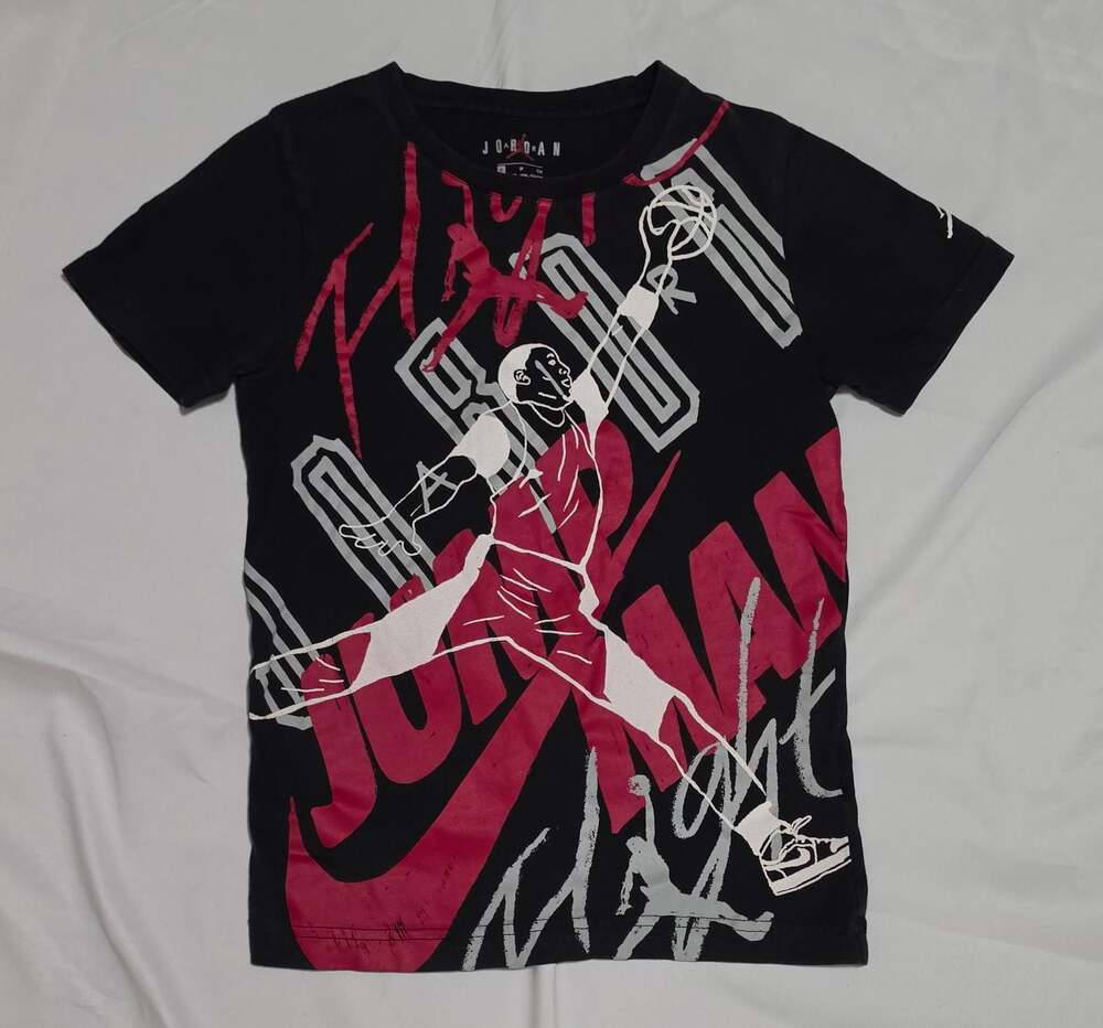 Jordan Boys Jumpman Graphic Print Cotton T-Shirt Small 8-10 years.